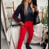 Bluza bawełniana w kolorze granatowym  z czerwonymi lampasami